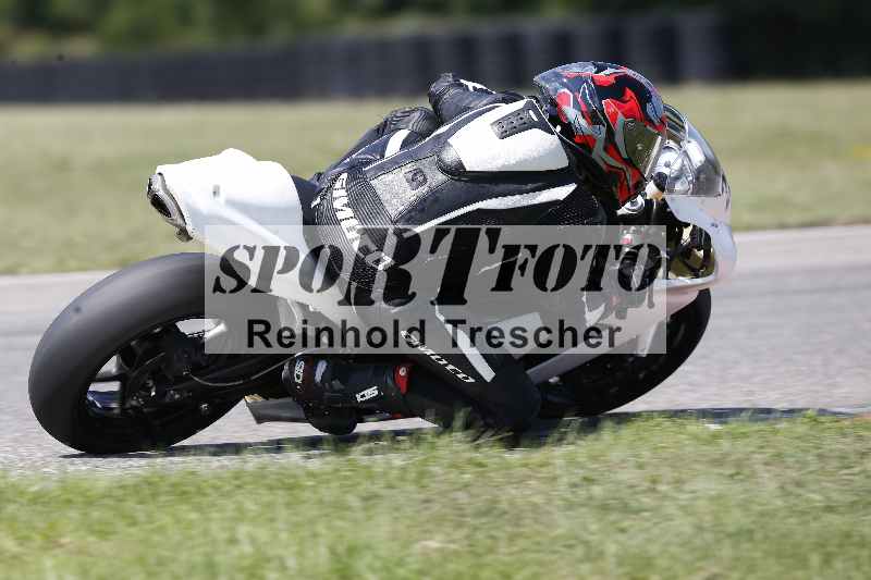 /44 09.08.2025 Plüss Moto Sport ADR/Freies Fahren/backside